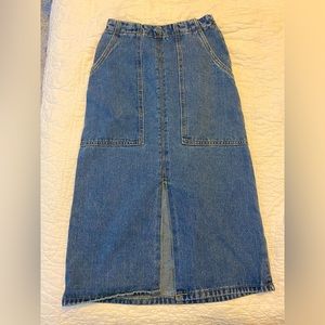 Mid length denim skirt Made in Korea